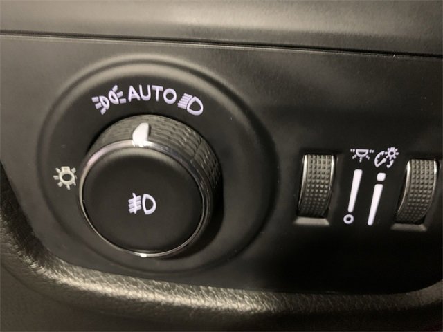 Used 2023 Jeep Grand Cherokee Limited image 18