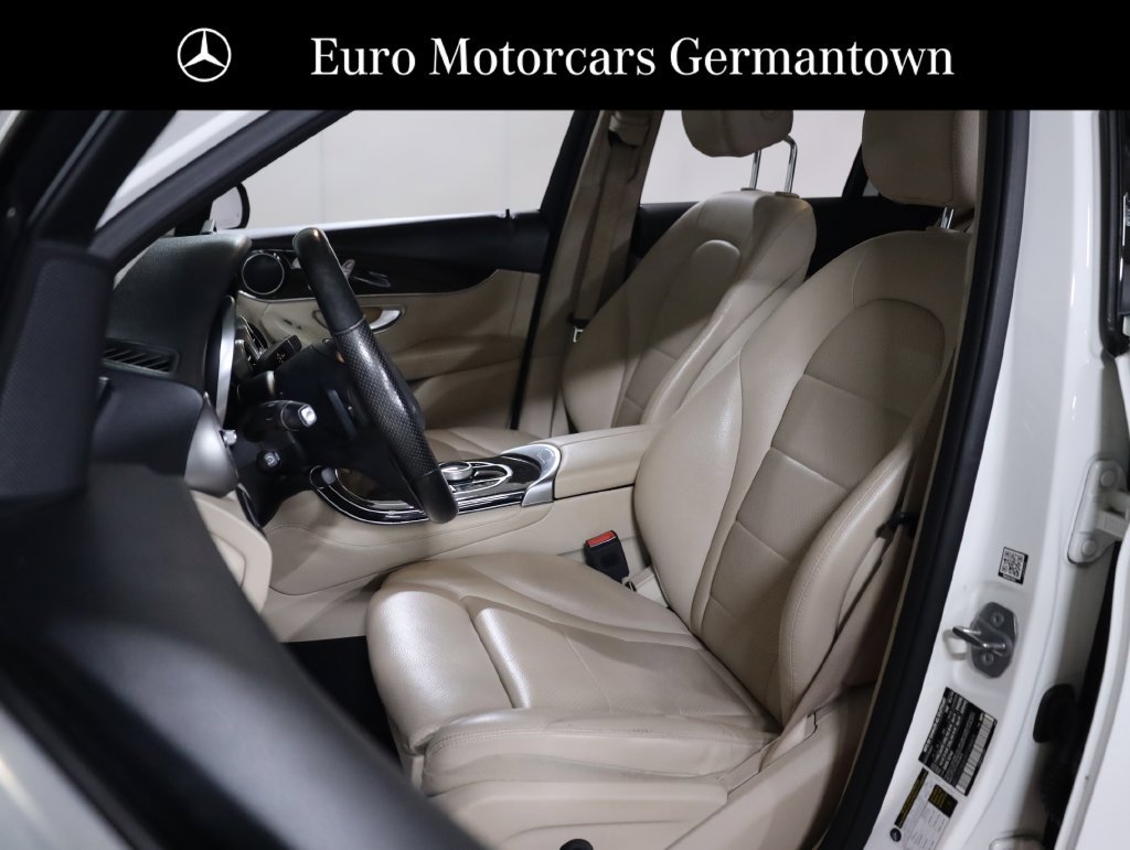Used 2019 Mercedes-Benz GLC 350e 4MATIC image 34