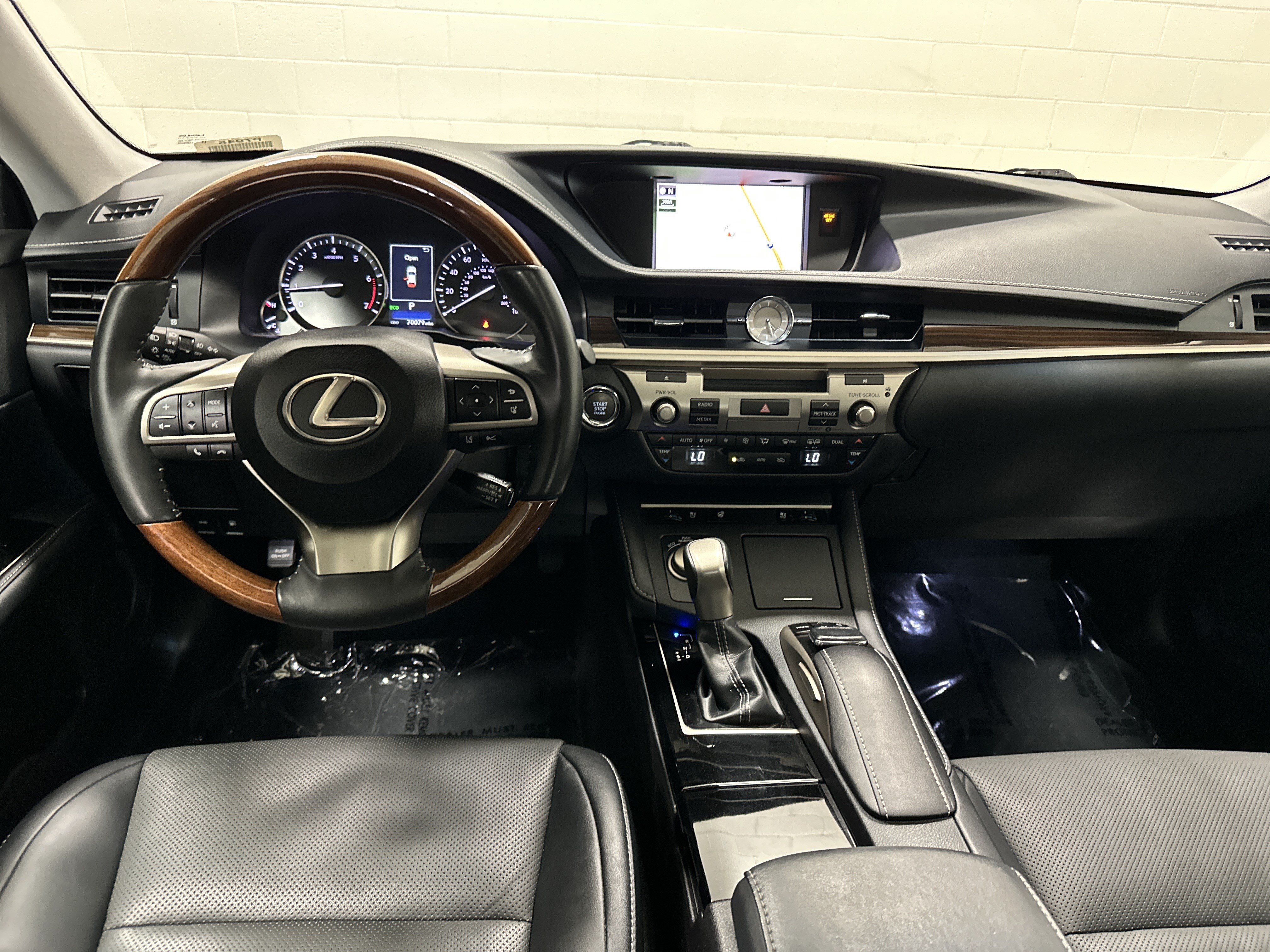 Used 2018 Lexus ES 350 w/ Navigation System Package FWD image 29