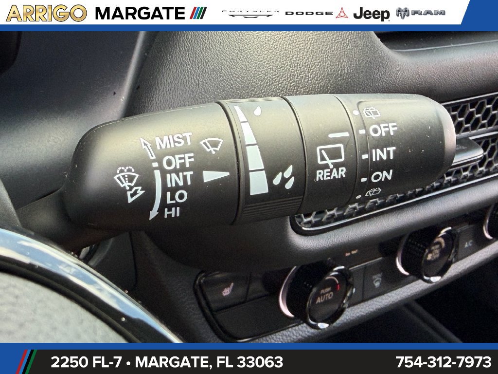 Used 2025 Honda HR-V Sport image 30