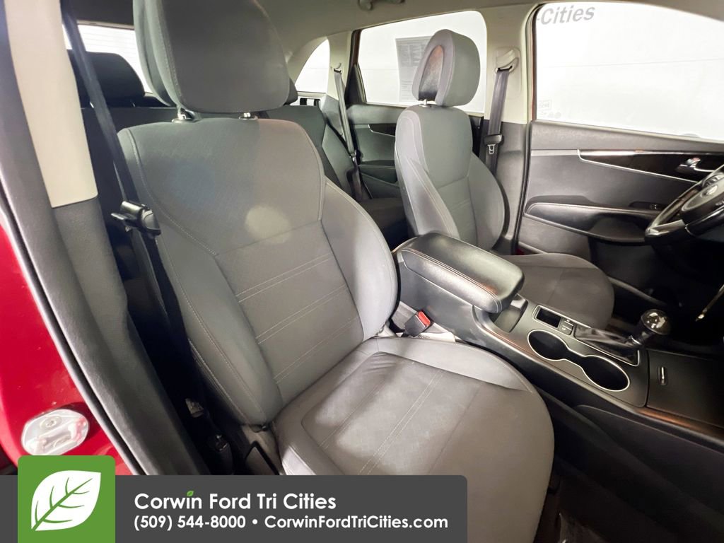 Used 2016 Kia Sorento LX w/ LX Convenience Package image 17