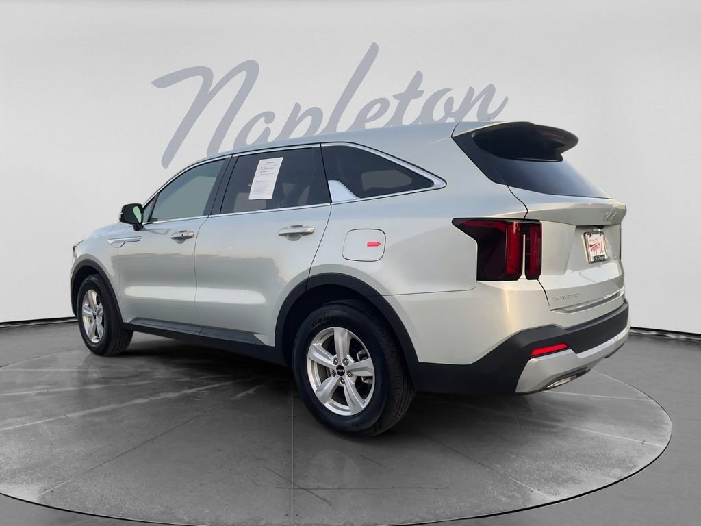 Certified 2026 Kia Sorento LX FWD image 5