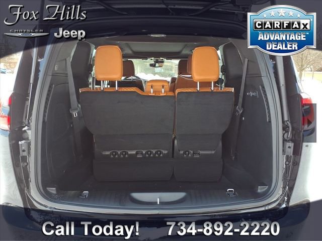 New 2026 Chrysler Pacifica Pinnacle w/ Trailer Tow Group image 10