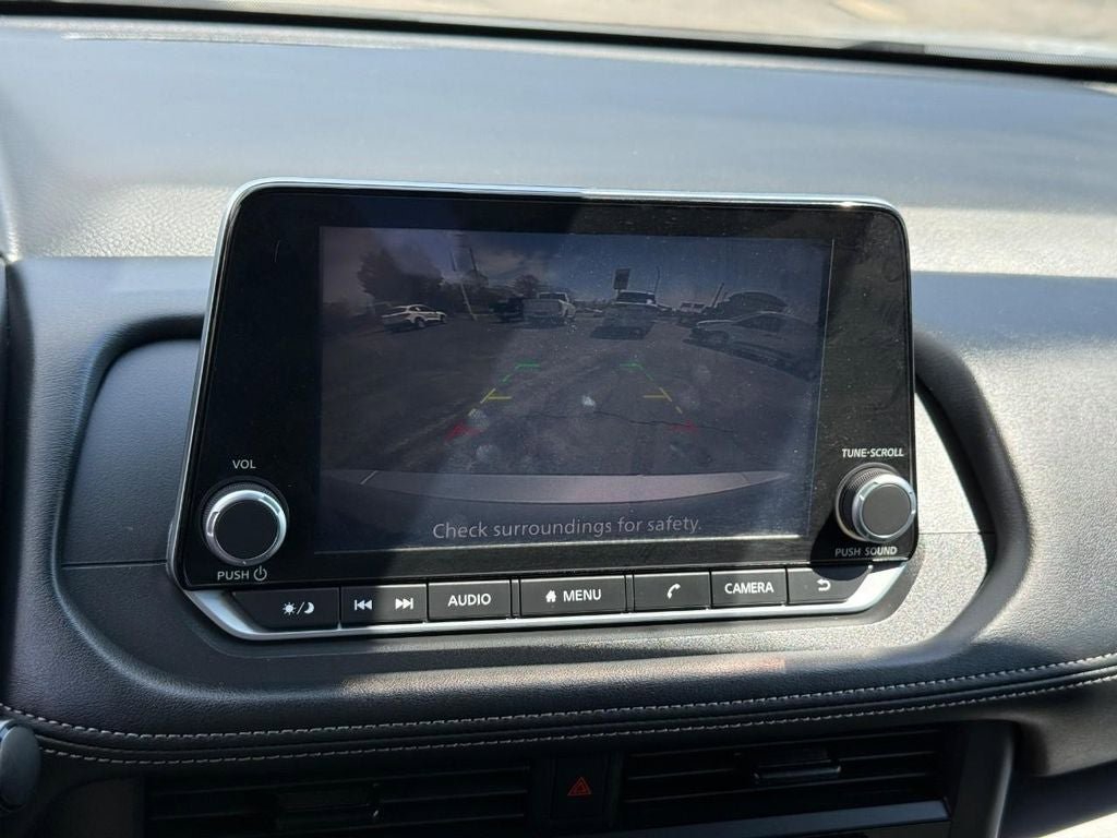 Used 2024 Nissan Rogue S FWD image 21