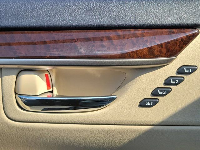 Used 2014 Lexus ES 350 w/ Premium Package image 17