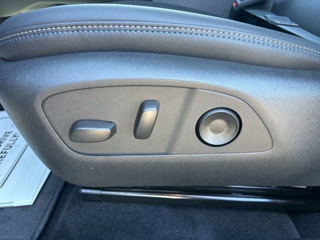 New 2026 Chevrolet Equinox EV LT image 16