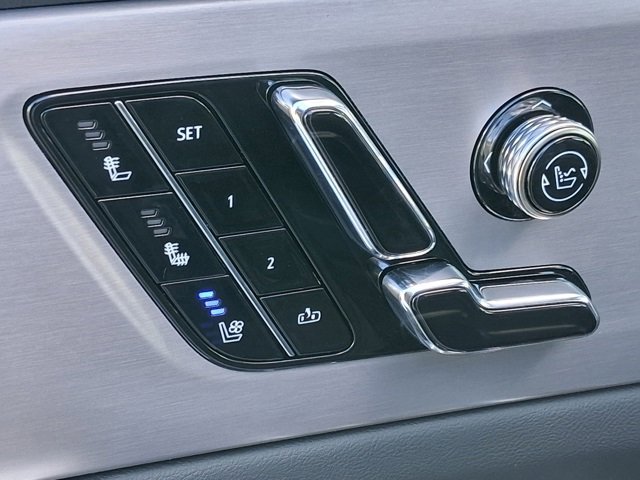 New 2026 Cadillac Vistiq Luxury w/ LPO, Floor Liner Package image 18