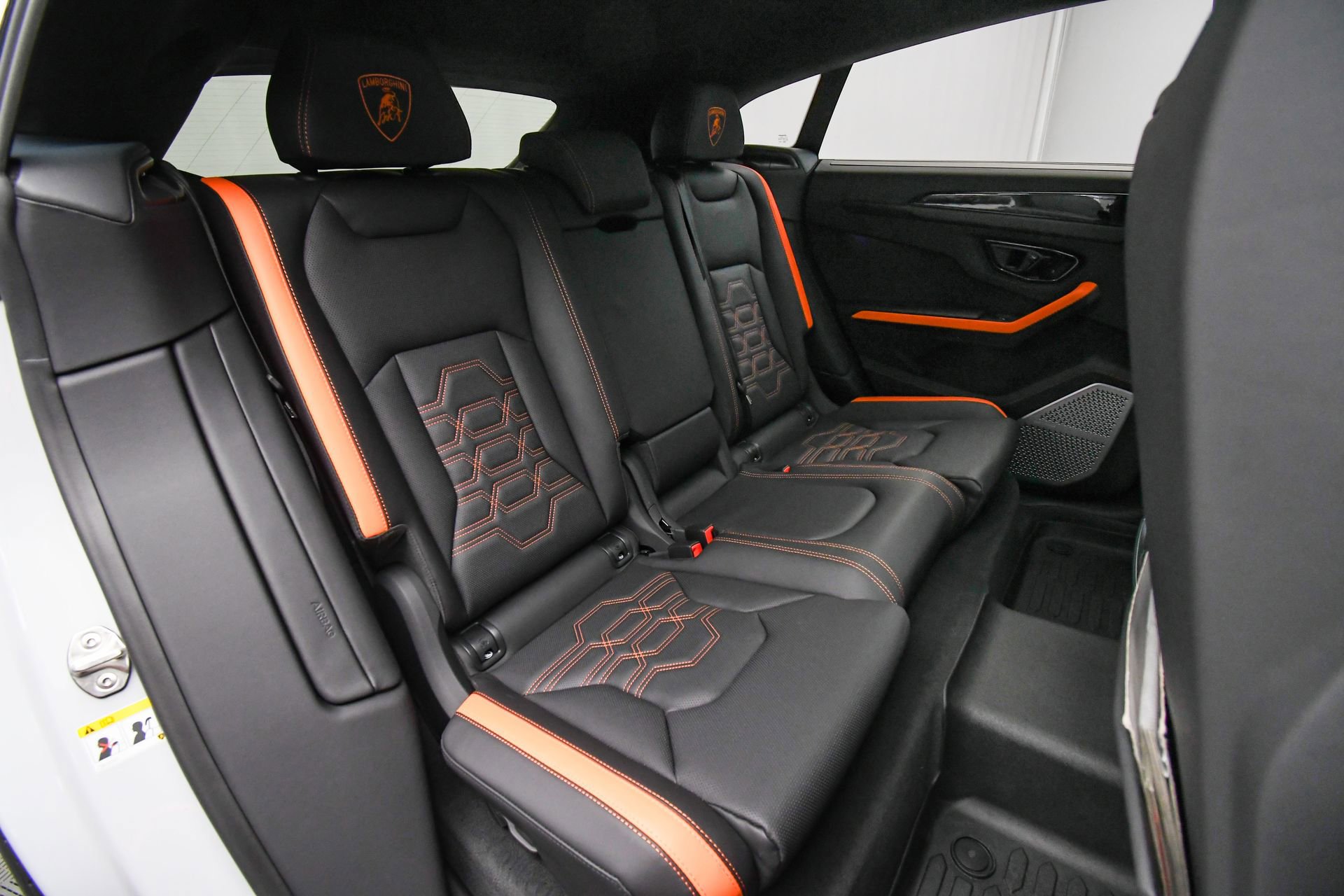 Used 2025 Lamborghini Urus SE image 52