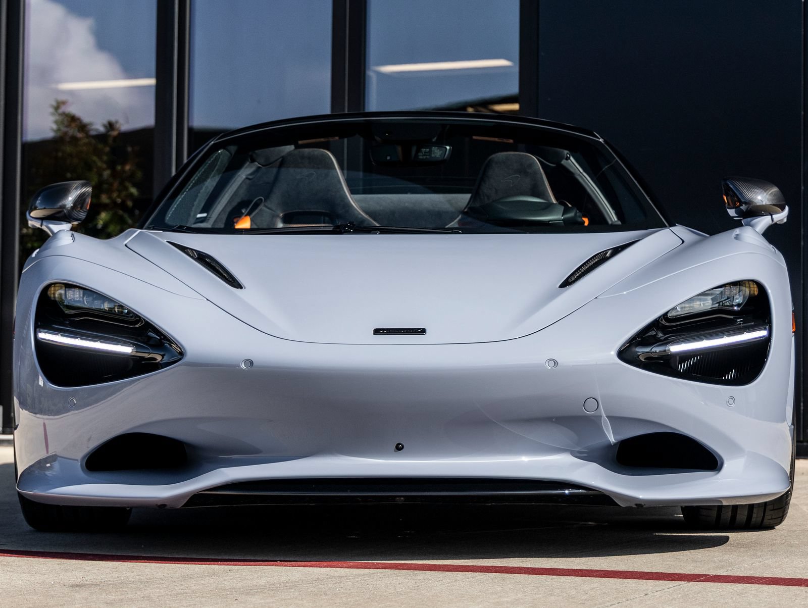 Used 2026 McLaren 750S Spider RWD image 5