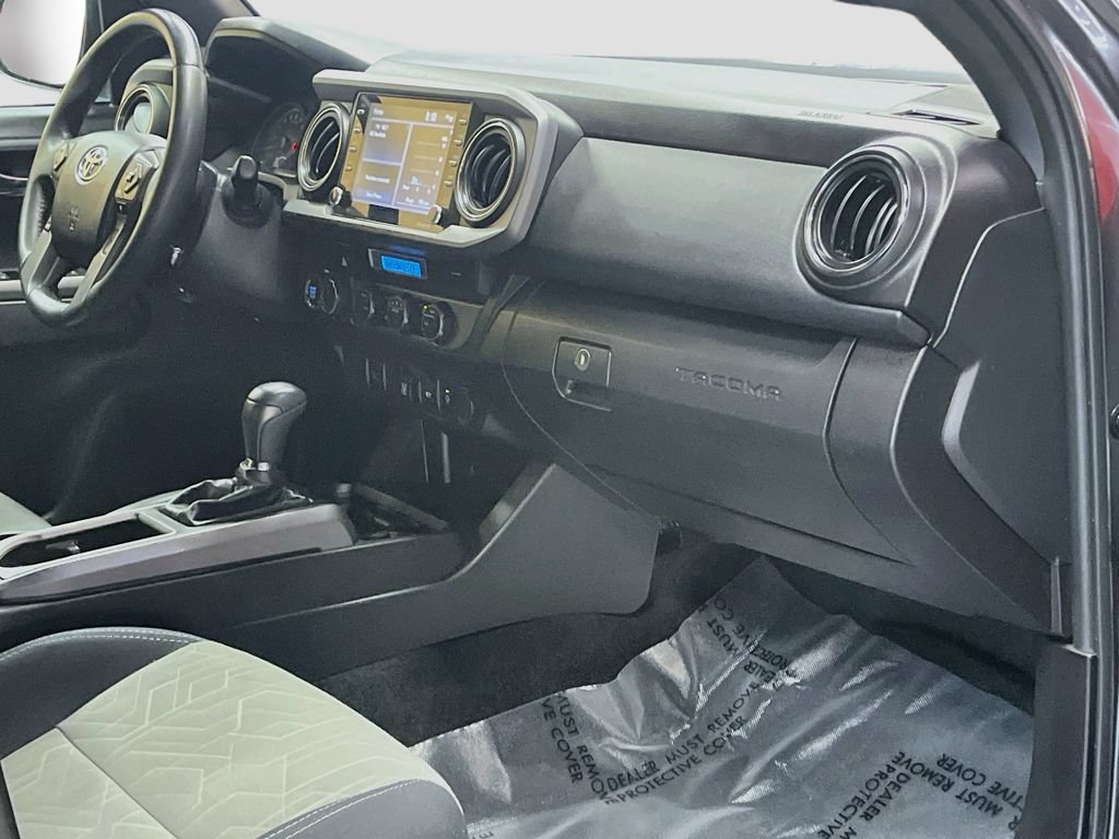 Used 2022 Toyota Tacoma TRD Off-Road AWD/4WD image 26