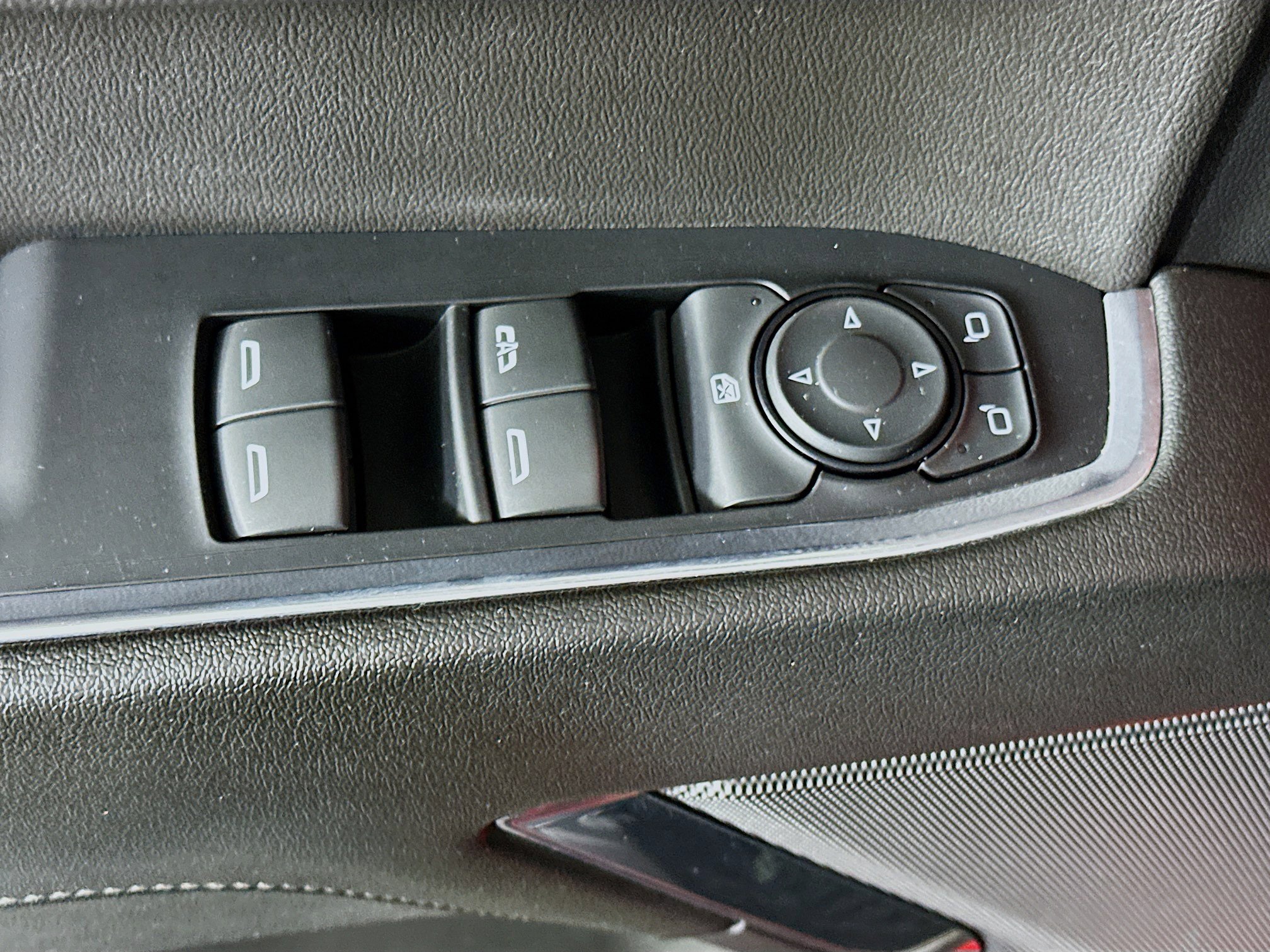 Used 2023 Chevrolet Silverado 1500 LT AWD/4WD image 15