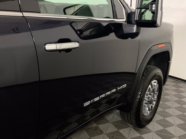 Used 2025 GMC Sierra 2500 SLT AWD/4WD image 9