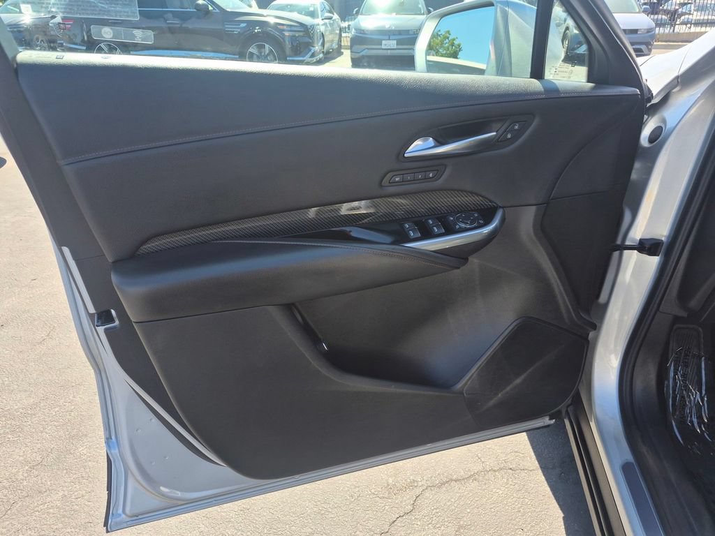 Used 2021 Cadillac XT4 Sport w/ Cold Weather Package FWD image 13