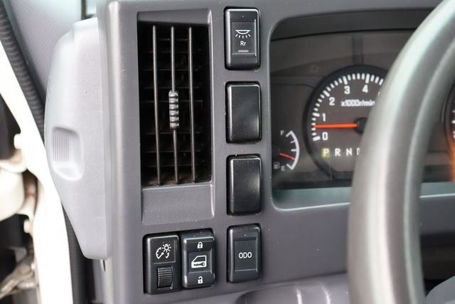 Used 2019 Isuzu NPR RWD image 8