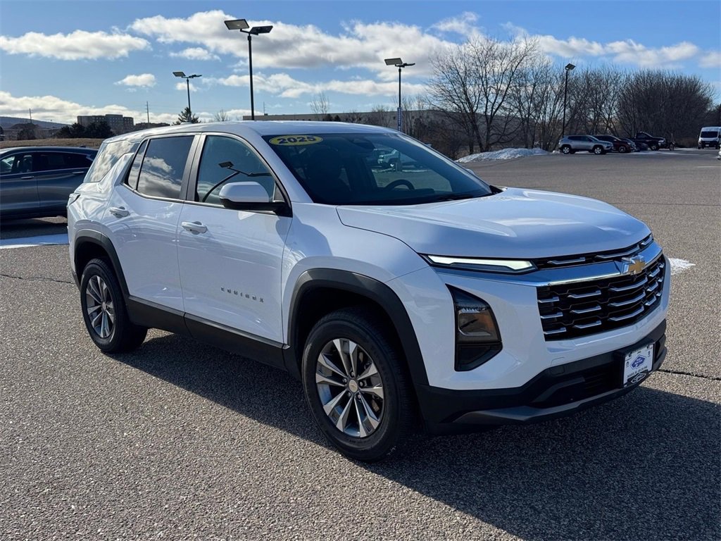 Used 2025 Chevrolet Equinox LT image 1