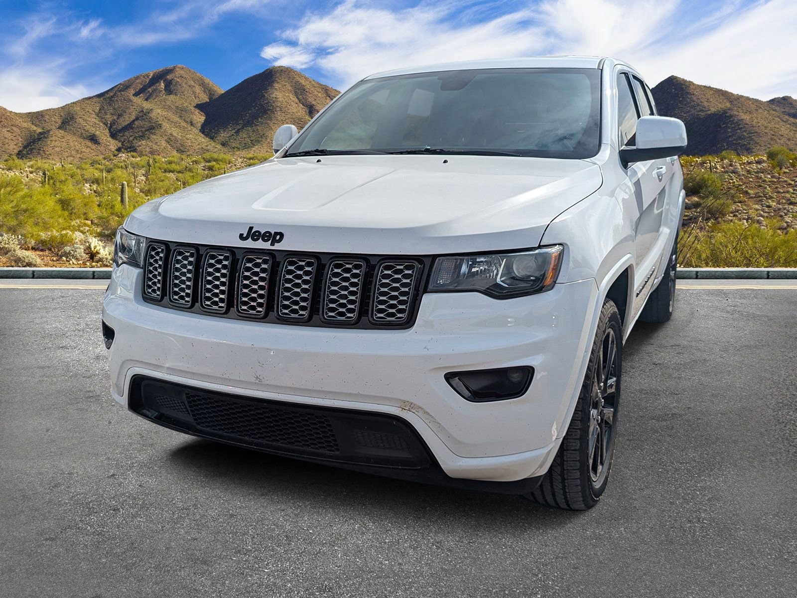 Used 2019 Jeep Grand Cherokee Altitude image 2