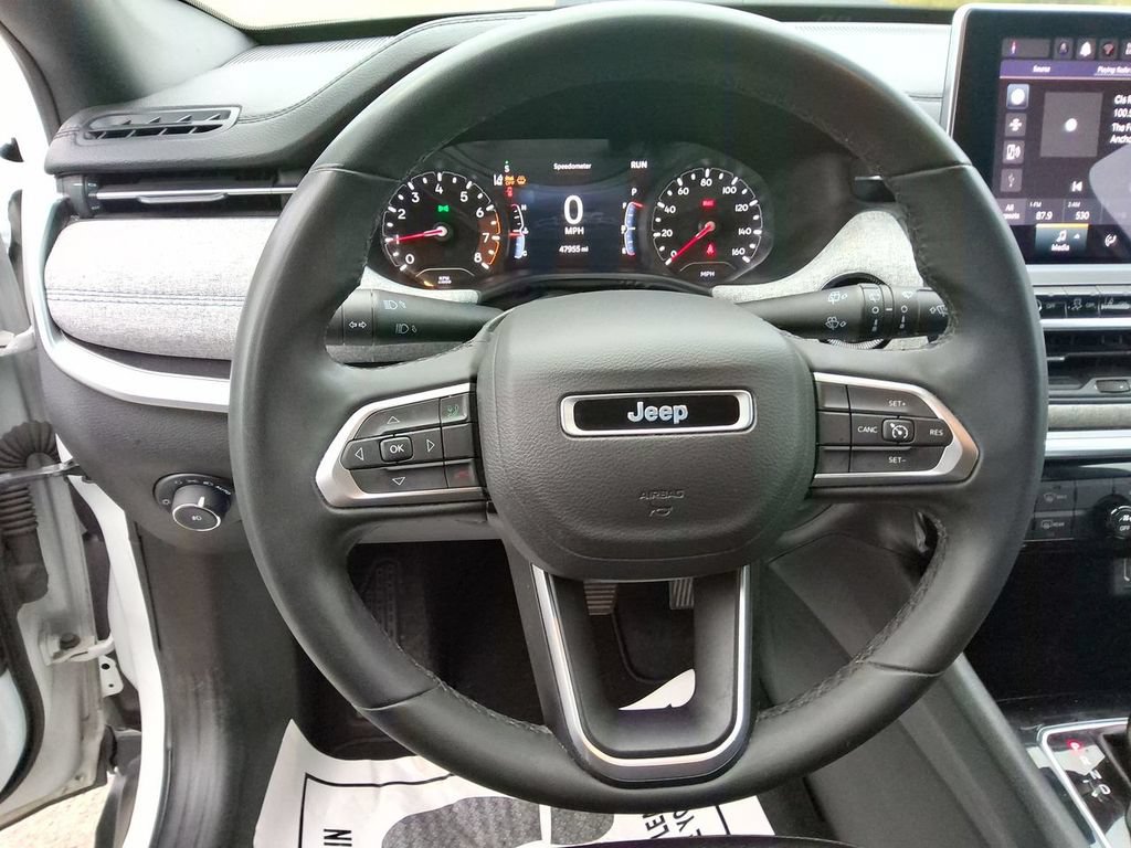 Used 2024 Jeep Compass Latitude AWD/4WD image 13
