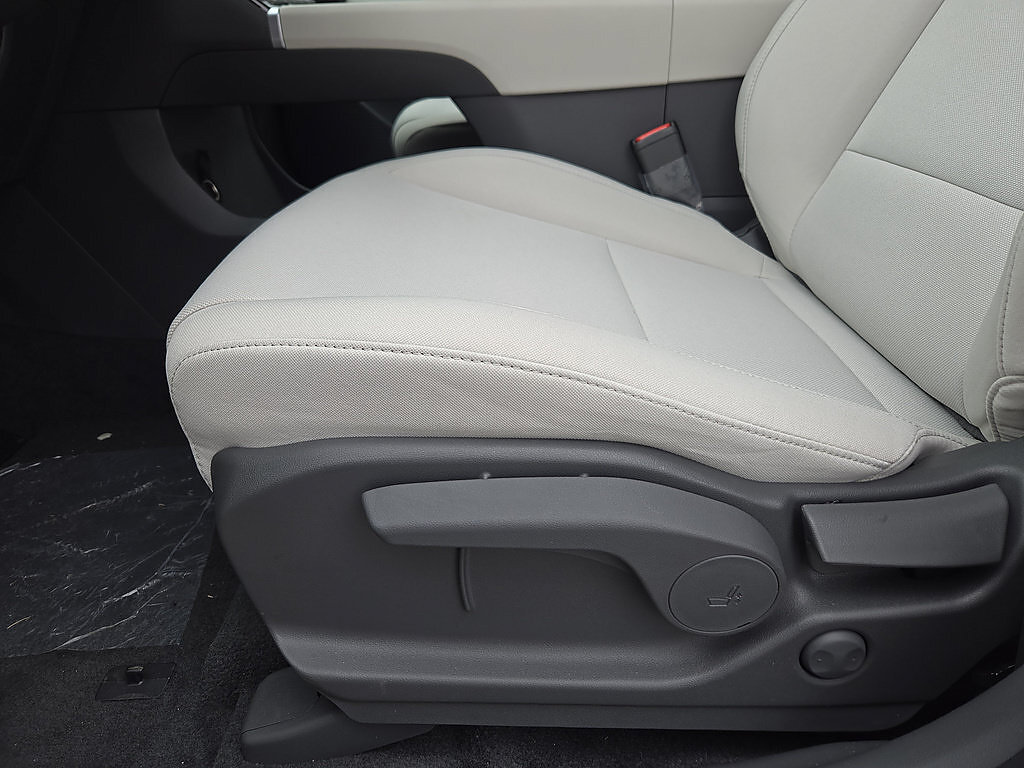 New 2026 Hyundai Santa Fe SE FWD image 25