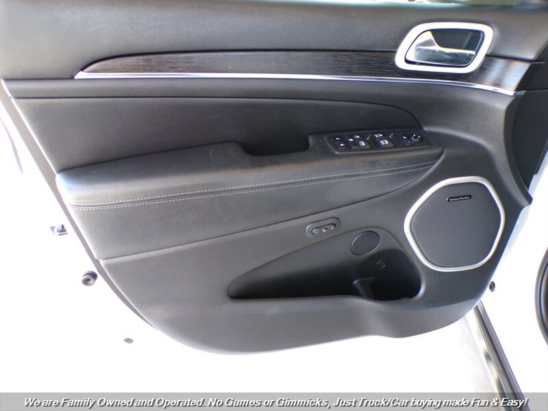 Used 2020 Jeep Grand Cherokee Summit AWD/4WD image 11