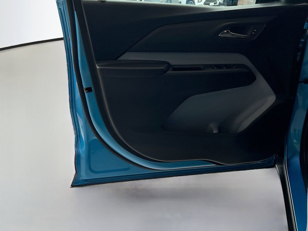 New 2027 Chevrolet Bolt LT FWD image 17