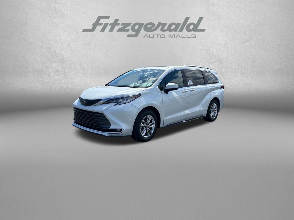 New 2026 Toyota Sienna Limited AWD/4WD image 3