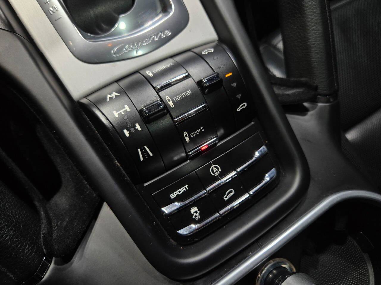 Used 2013 Porsche Cayenne GTS image 79