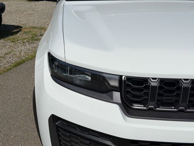 New 2026 Jeep Grand Cherokee Laredo image 5