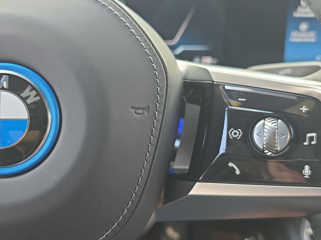 Used 2025 BMW i7 eDrive50 w/ M Sport Package RWD image 22