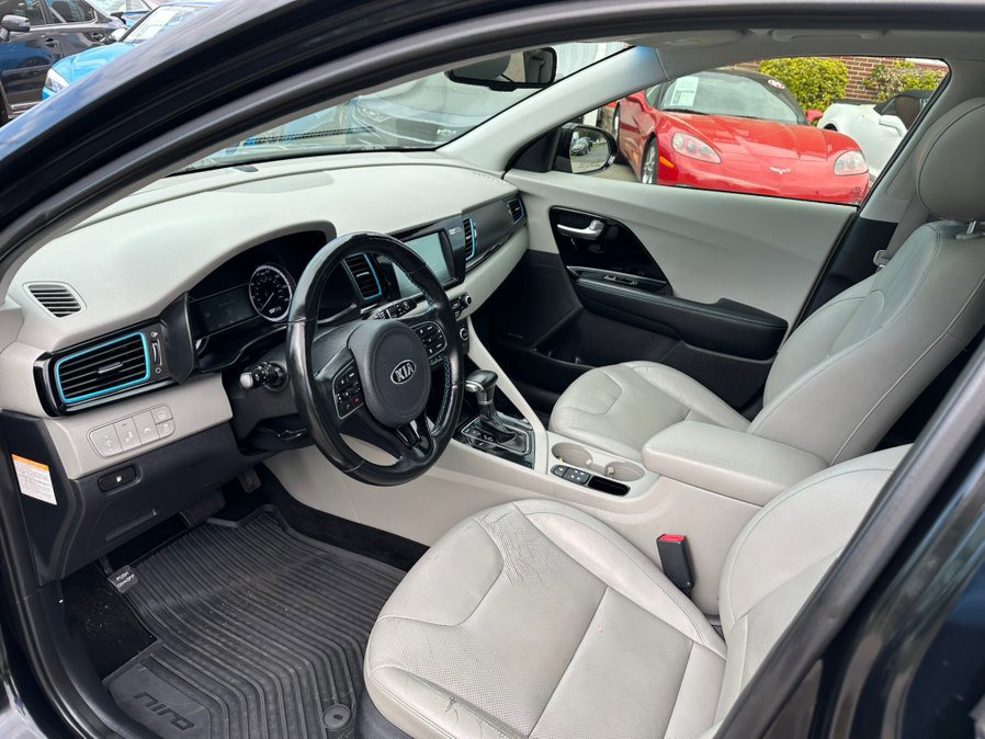 Used 2018 Kia Niro Touring FWD image 11