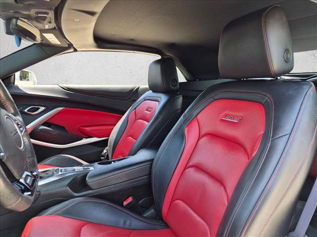 Used 2017 Chevrolet Camaro SS RWD image 10