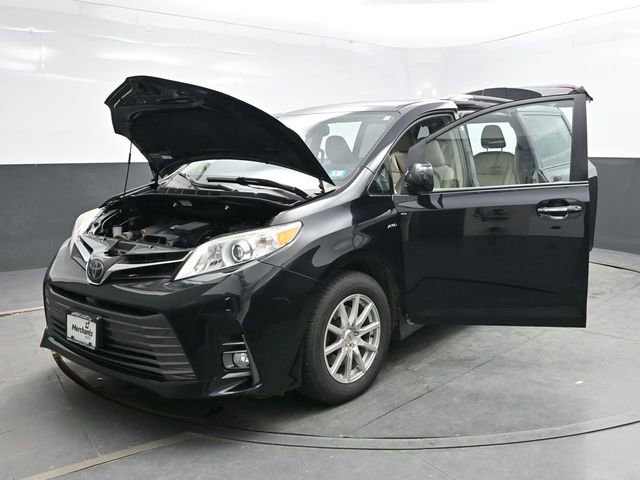 Used 2018 Toyota Sienna XLE AWD/4WD image 34