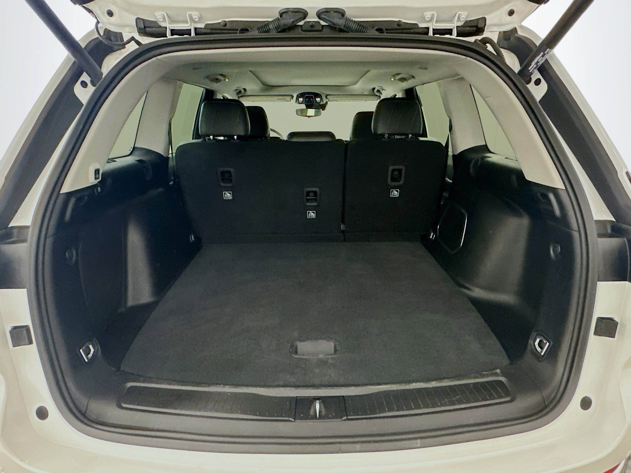 Used 2023 Jeep Grand Cherokee 4WD 4xe image 31