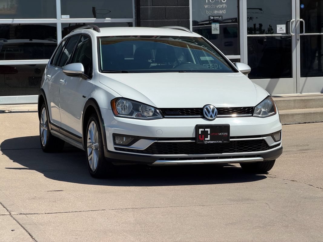 Used 2017 Volkswagen Golf Alltrack S AWD/4WD image 6