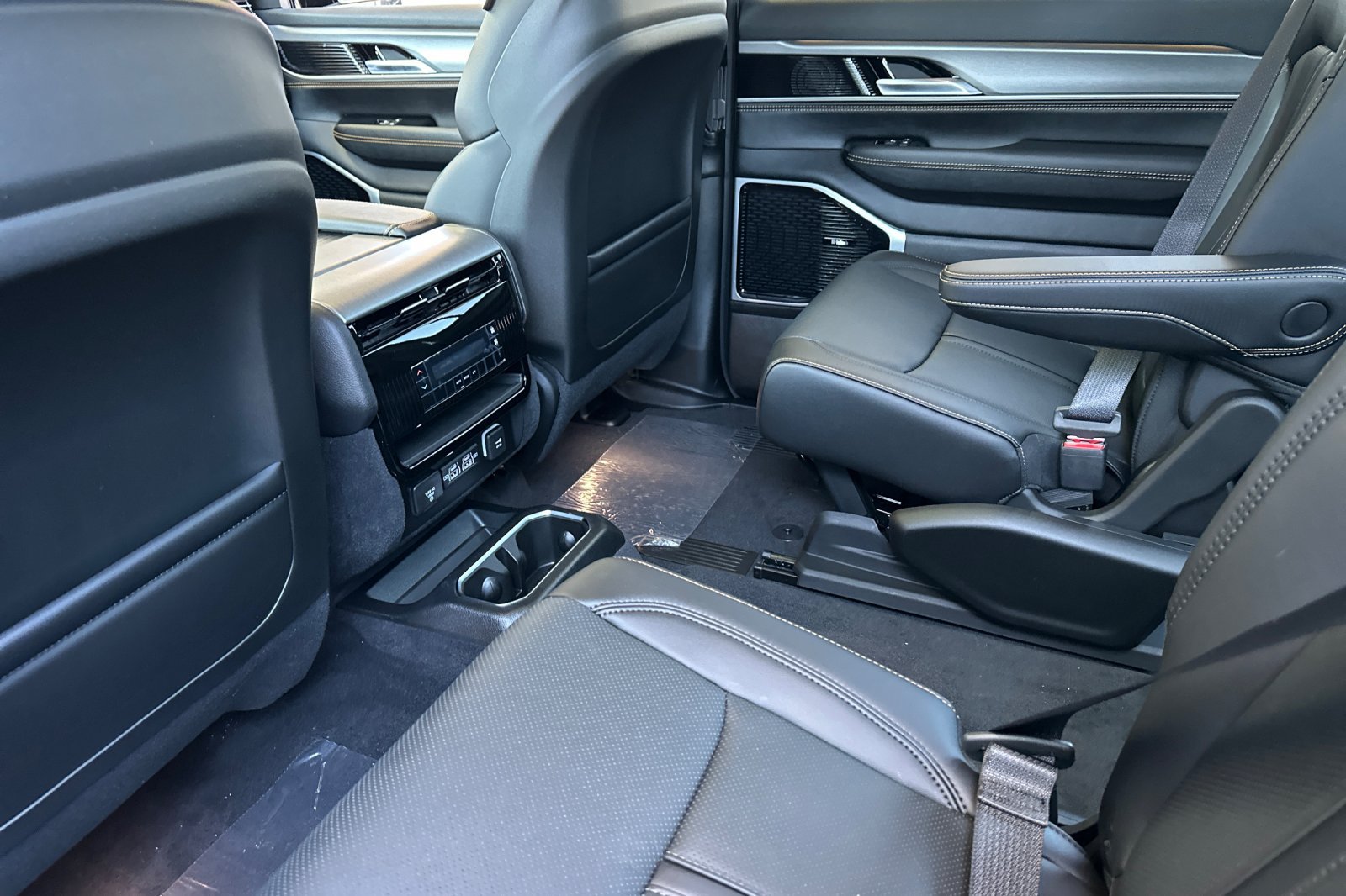 New 2026 Jeep Grand Wagoneer 4WD image 12