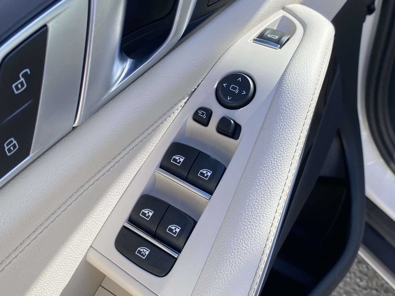 Used 2022 BMW X5 sDrive40i w/ Executive Package image 19