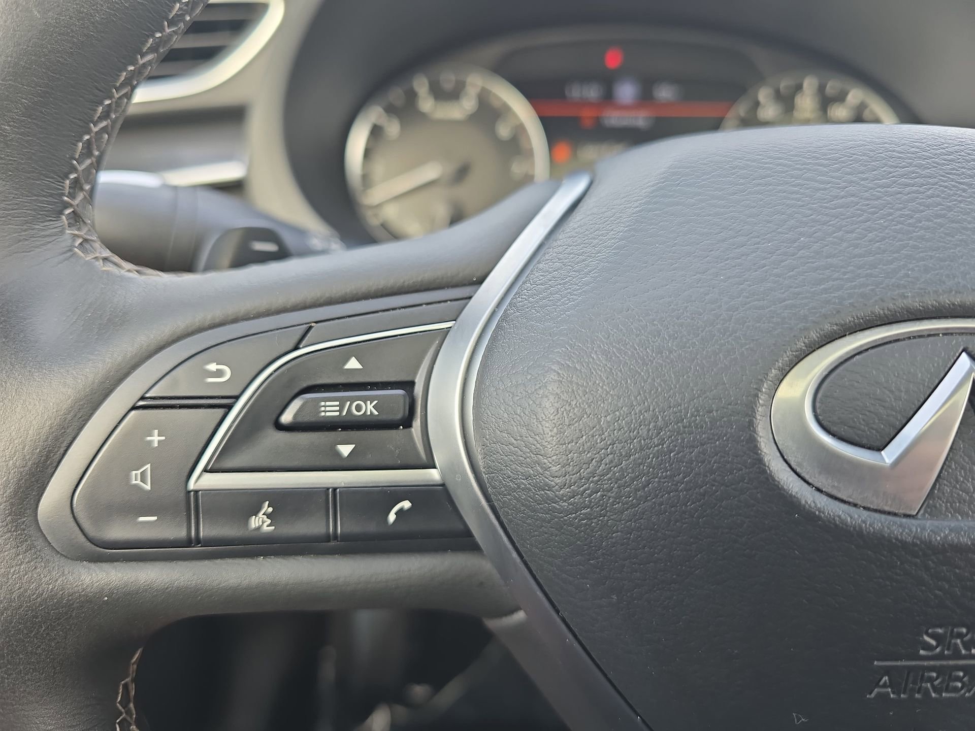 Certified 2025 INFINITI QX55 Essential image 17