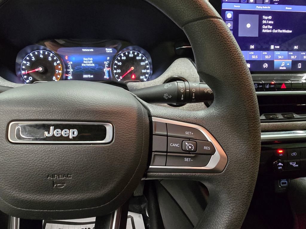 Used 2023 Jeep Compass Sport image 19