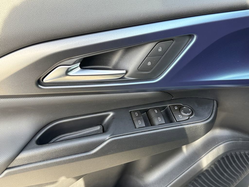 New 2026 Chevrolet Equinox EV LT image 11