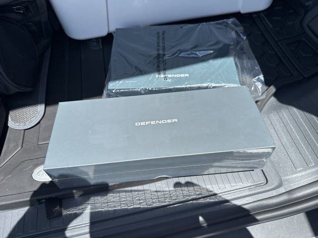 New 2025 Land Rover Defender 110 S image 31