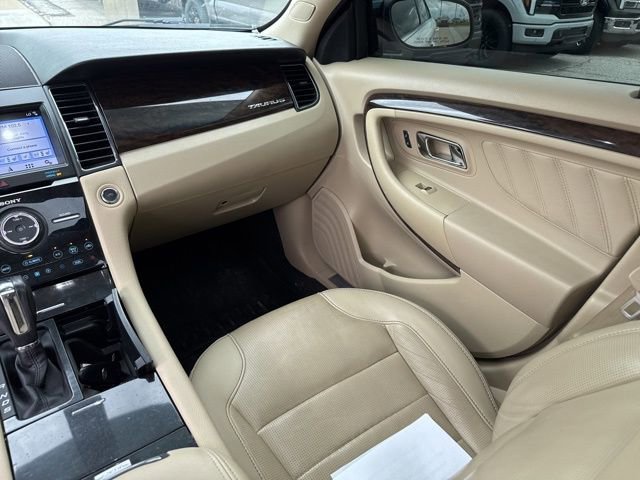 Used 2019 Ford Taurus Limited image 18