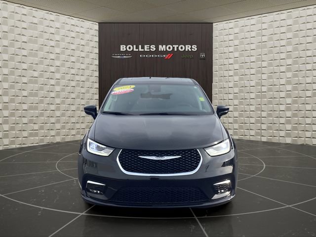 Certified 2024 Chrysler Pacifica Limited image 12