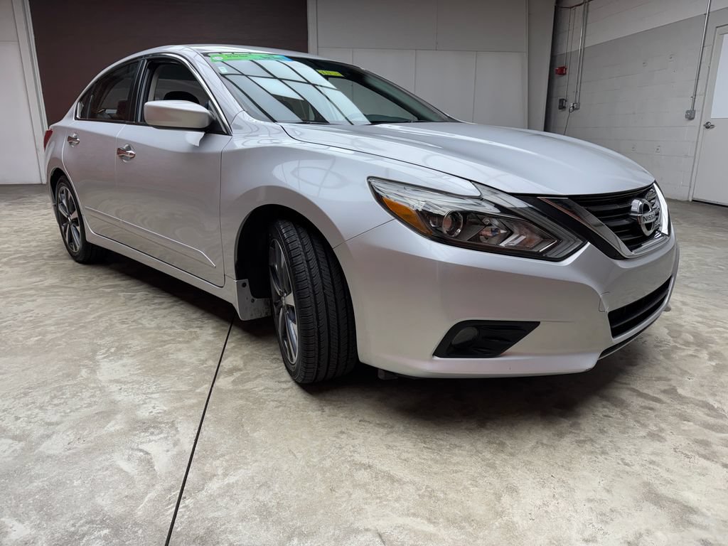 Used 2016 Nissan Altima 2.5 SR FWD image 7