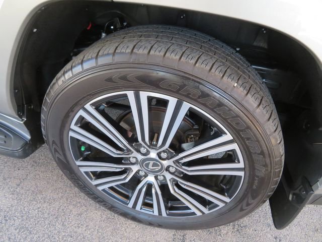 Used 2024 Lexus LX 600 4WD w/ Appearance Package image 9