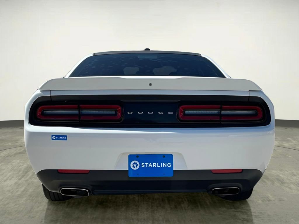 Used 2018 Dodge Challenger SXT image 6