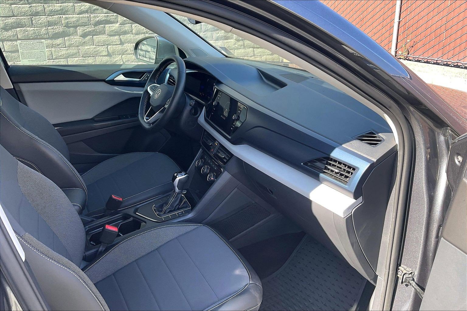 Certified 2023 Volkswagen Taos SE w/ Black Wheel Package FWD image 16