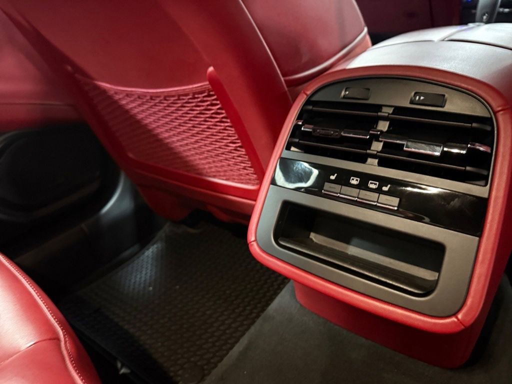 Used 2022 Maserati Quattroporte Modena Q4 image 18