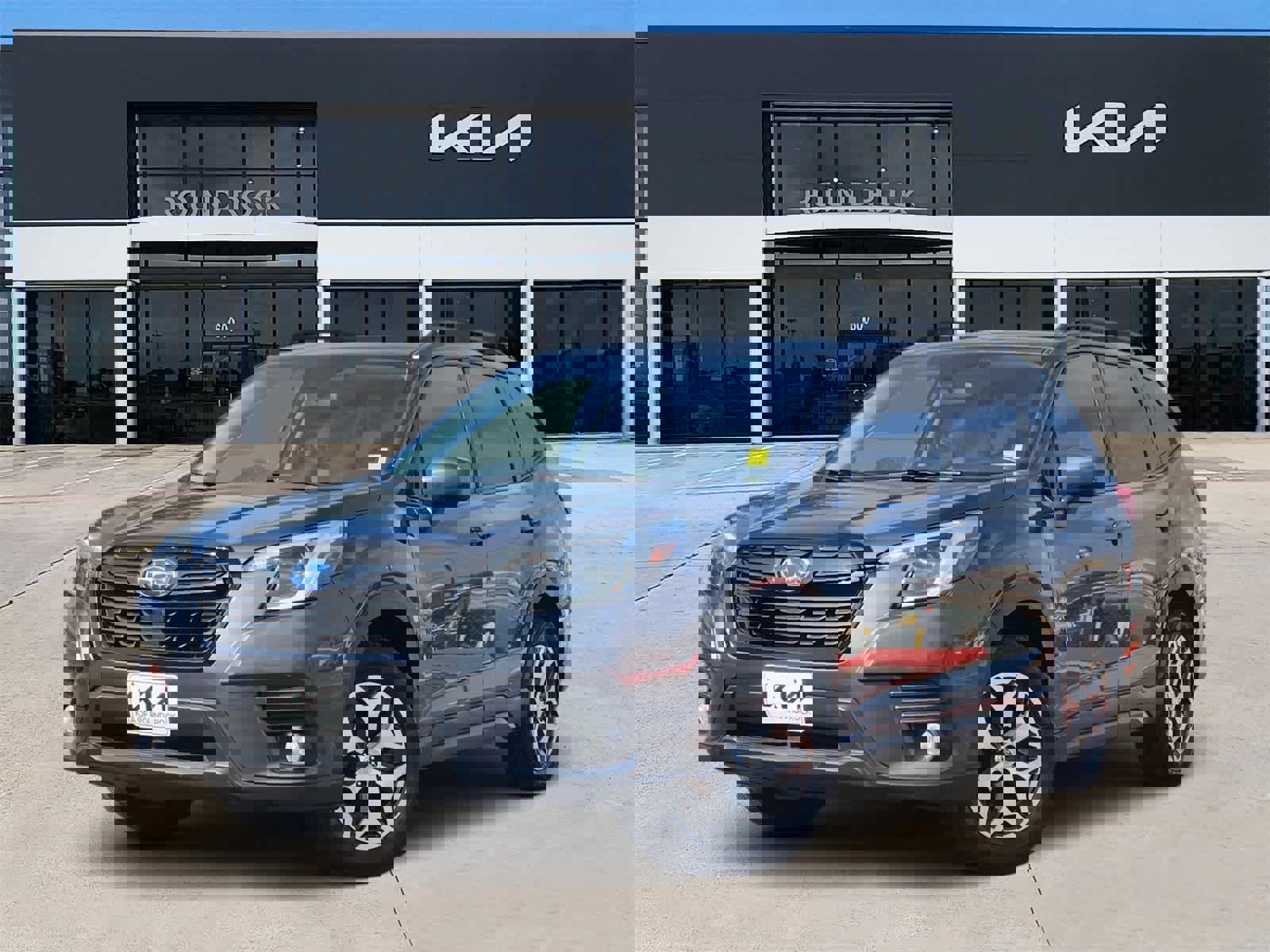 Used 2023 Subaru Forester Premium image 1