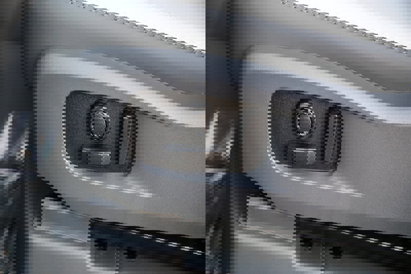 New 2026 Land Rover Defender 110 S image 21