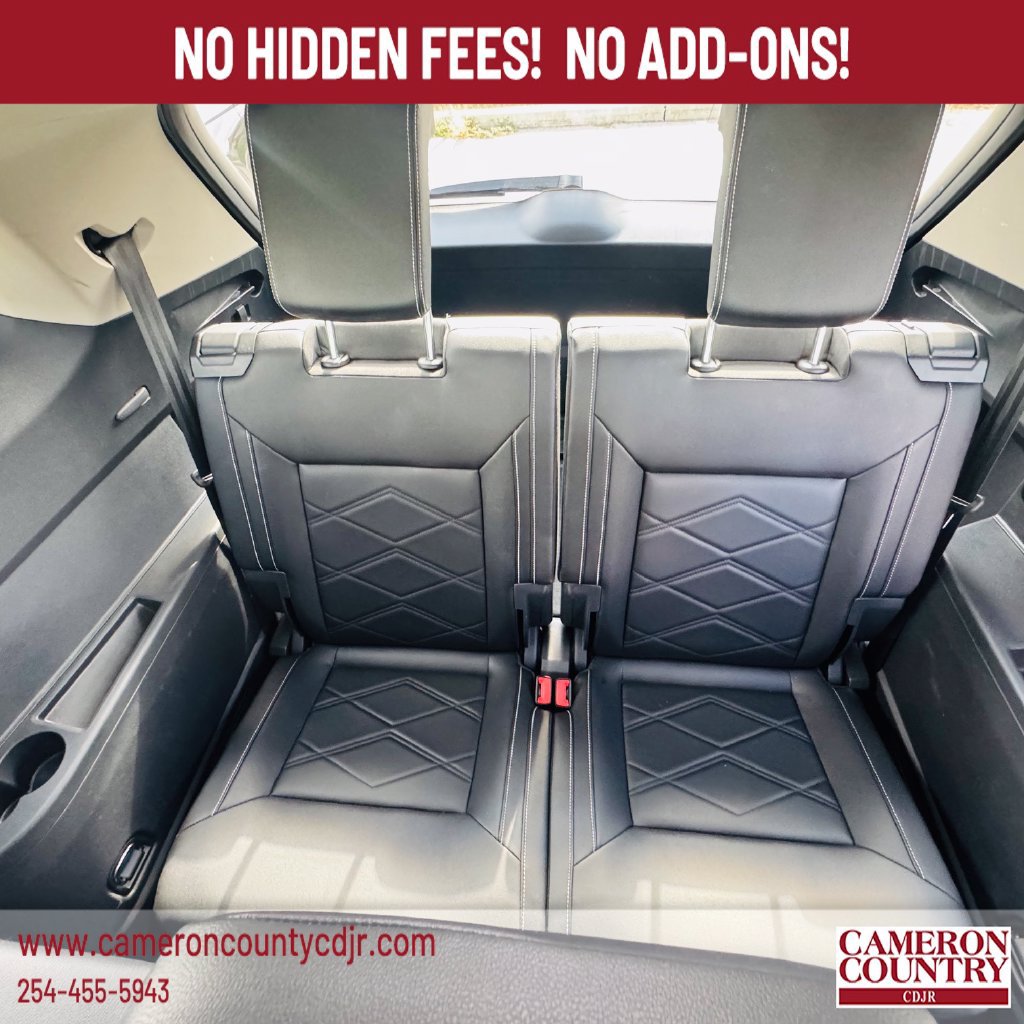 Used 2025 Volkswagen Atlas SE FWD image 12
