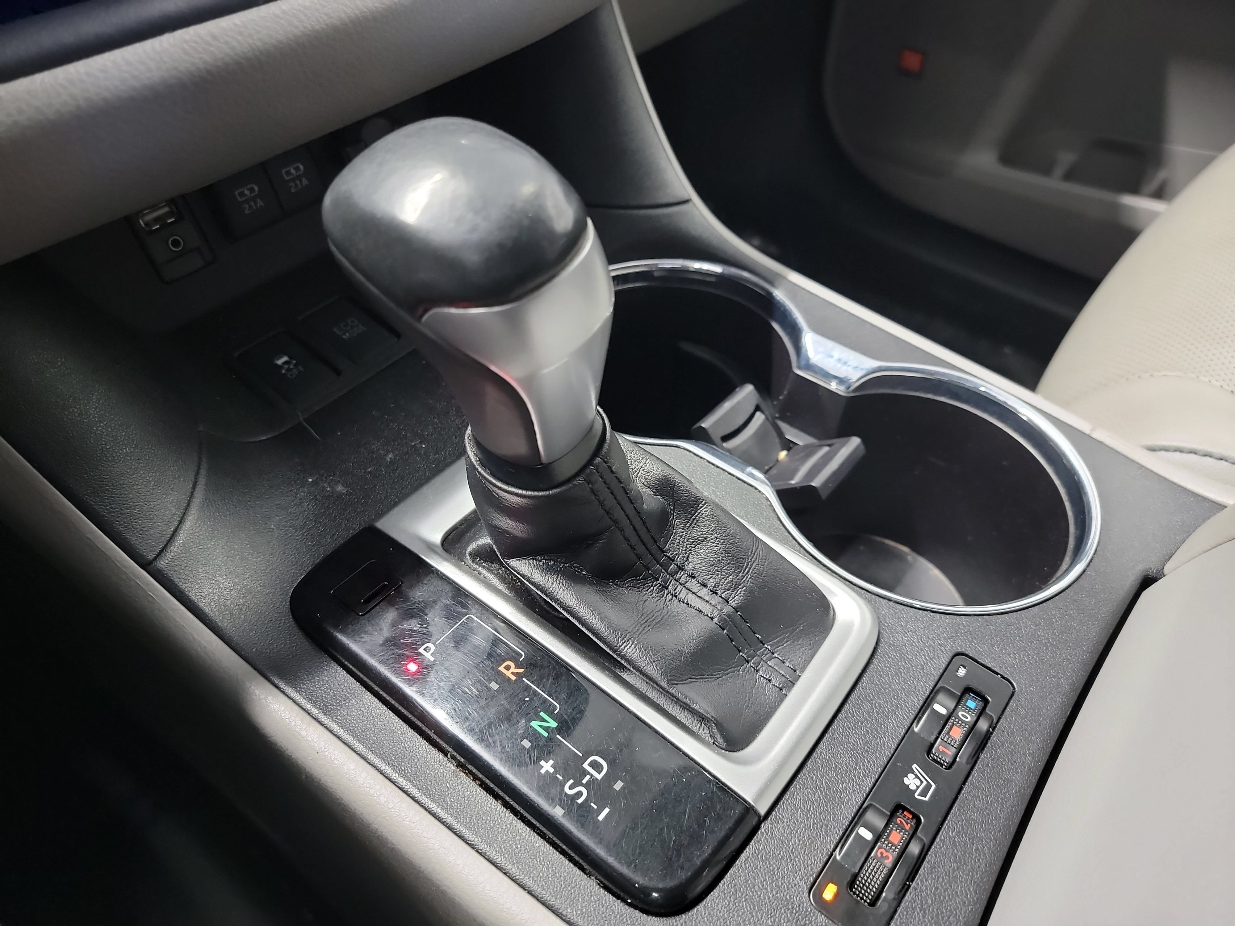 Used 2018 Toyota Highlander Limited Platinum AWD/4WD image 27